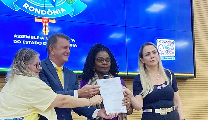 Deputado Luizinho Goebel reforça compromisso com a valorização dos trabalhadores da educação em Rondônia