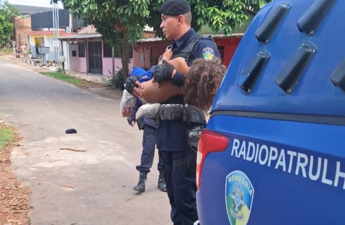 Criança de 5 anos é atingida por bala perdida durante atentado contra foragido em Porto Velho
