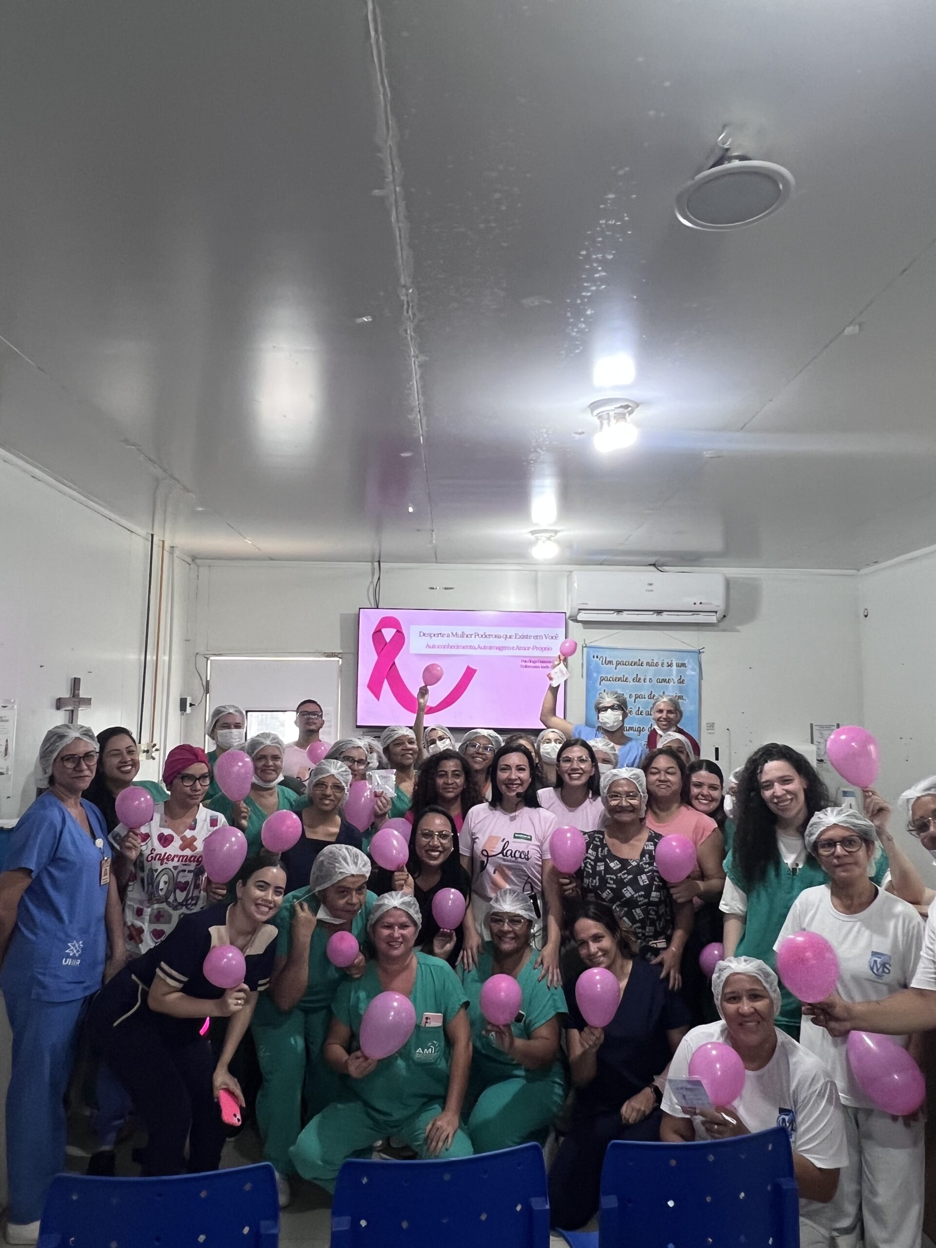AMI dá início à Semana Rosa com palestra sobre Saúde Mental e Bem-Estar