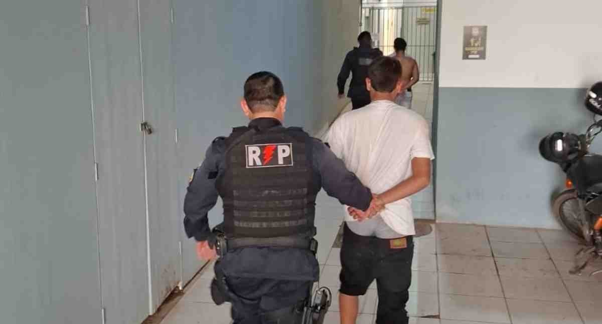 Moto furtada de residência é recuperada depois de fuga e apoio aéreo na BR-364